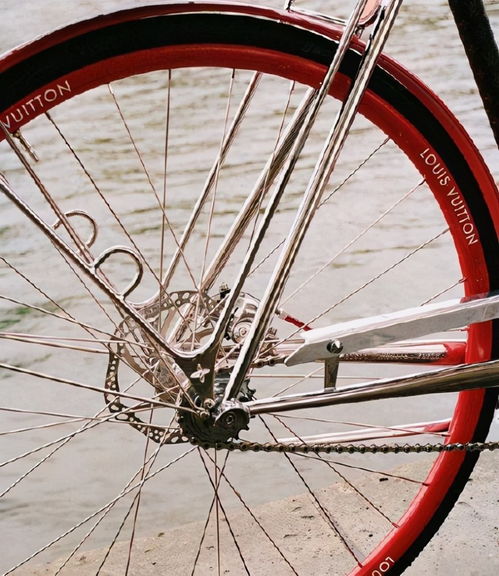 lv進(jìn)軍自行車領(lǐng)域,售價高達(dá)20萬 這設(shè)計都不敢停路上了